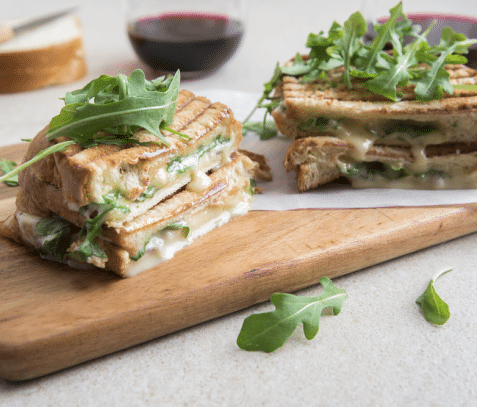 Suggestion dégustation Epoisses Croques briochés roquette crème à léchalotte époisses ()